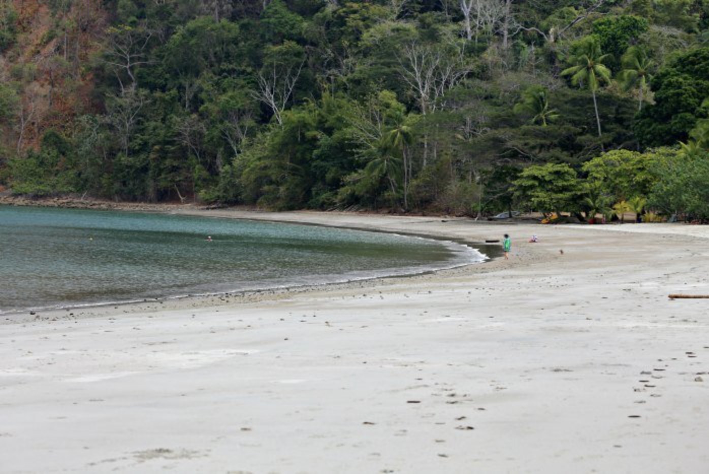 Playa Mantas, calm-water cove